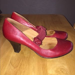 Sofft red leather Mary Jane heels flower strap
